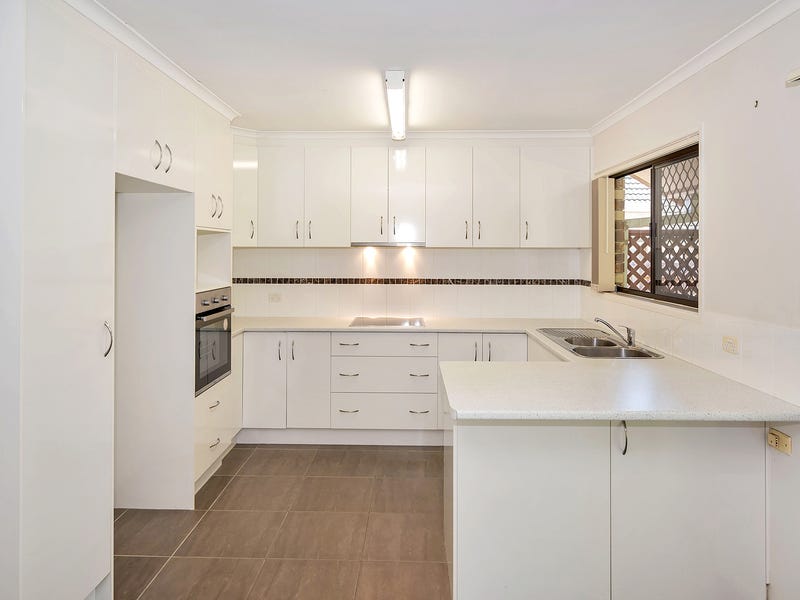 8 Allspice Drive, Ashmore, Qld 4214 Property Details