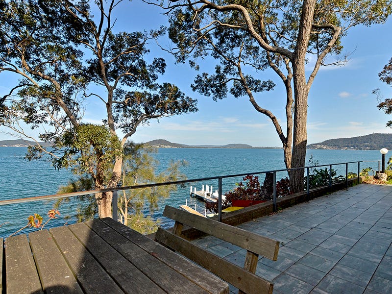 1 Coogee Road, Point Clare, NSW 2250