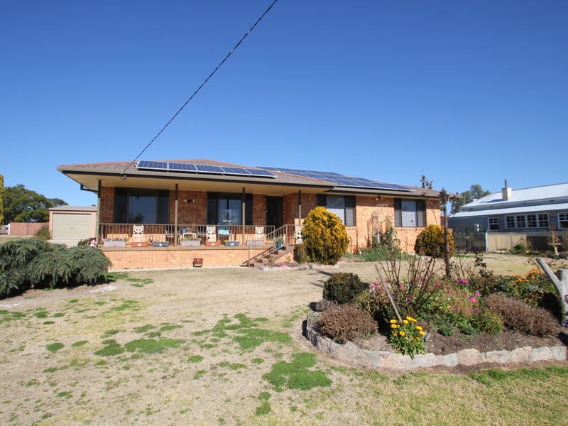 155 Petrie Street, Tenterfield, NSW 2372 Property Details