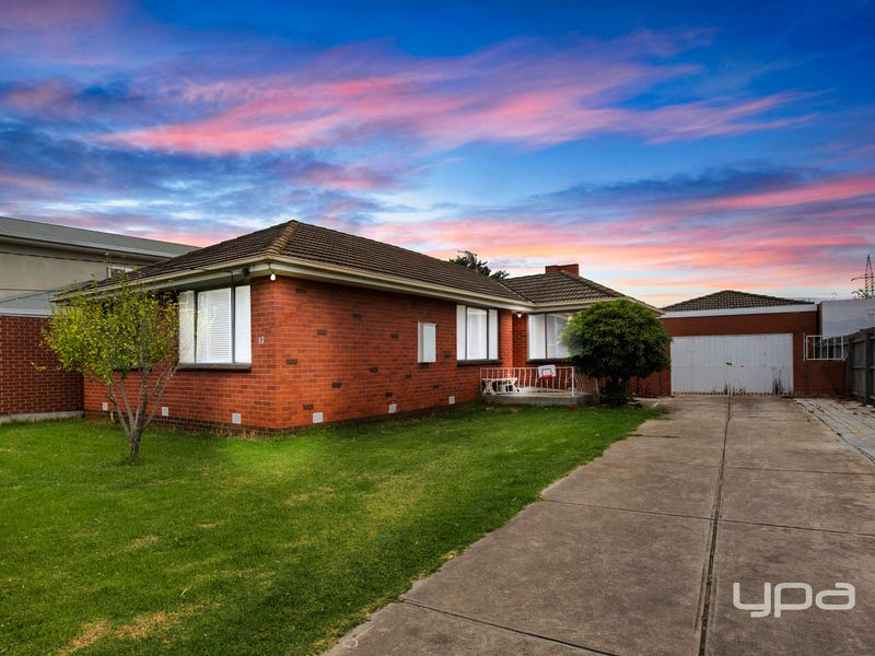 17 Stradbroke Drive, St Albans, Vic 3021 House for Sale realestate