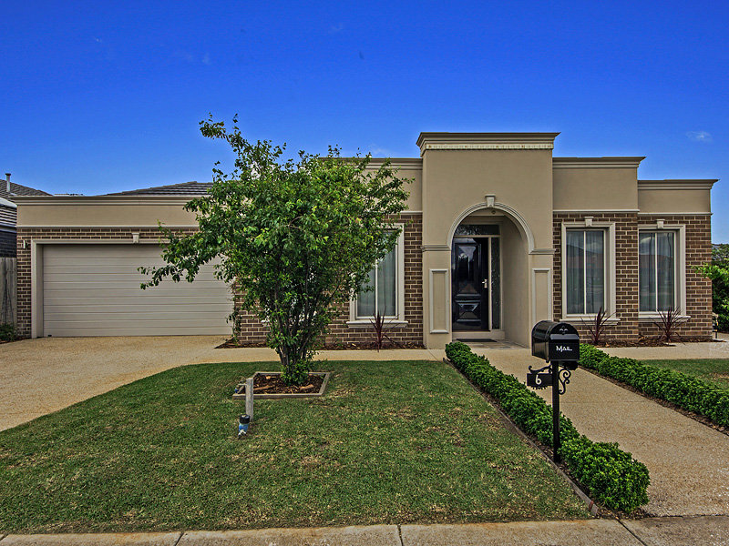 6 Double Bay Drive, Taylors Hill, VIC 3037