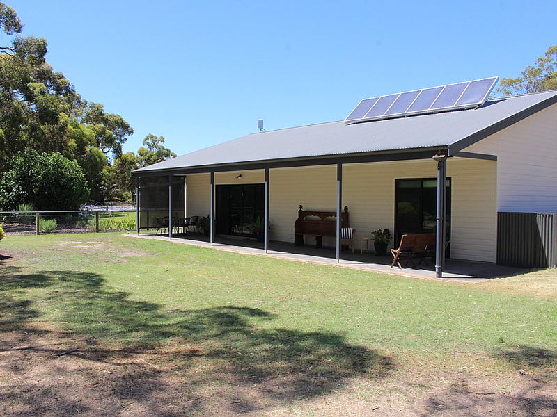 Houses for Sale in Tintinara, SA 5266