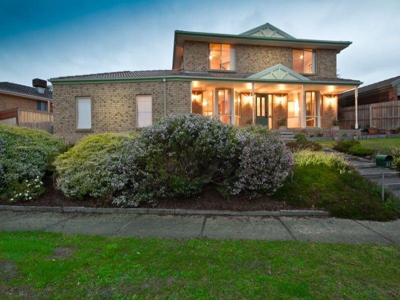 31 Lawrence Drive, Berwick, Vic 3806 Property Details