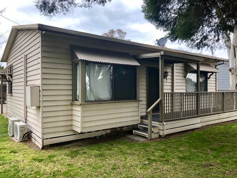 4 Spotted Gum Drive, Lake Hume Village, NSW 3691