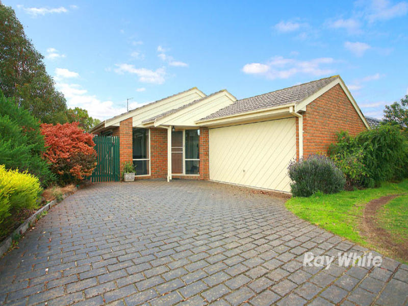 32 Waverley Park Drive, Cranbourne North, Vic 3977