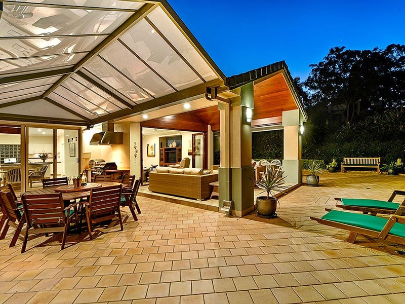 2 Pipers Point, Robina, Qld 4226 Property Details