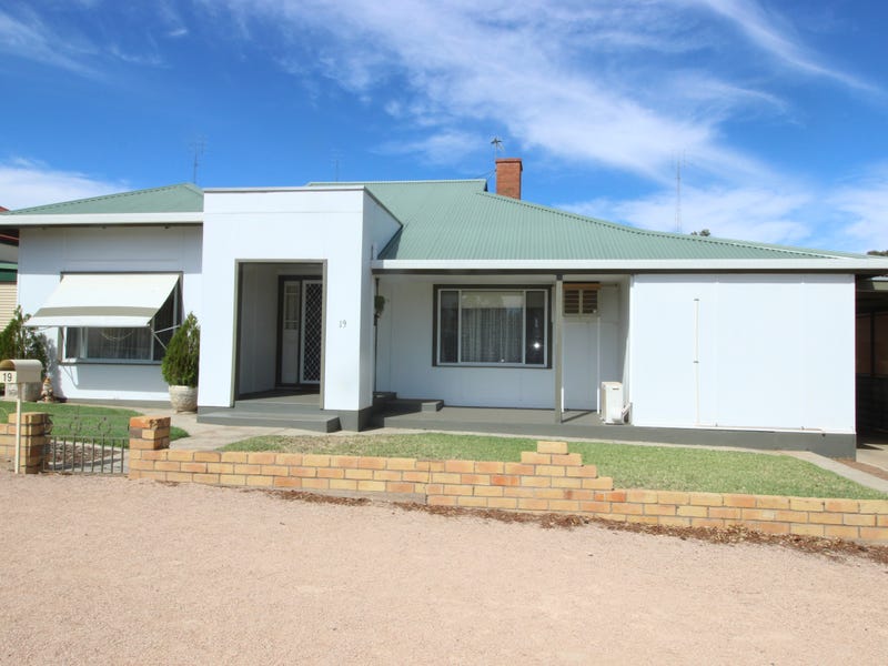 19 Henderson Street, Waikerie, SA 5330