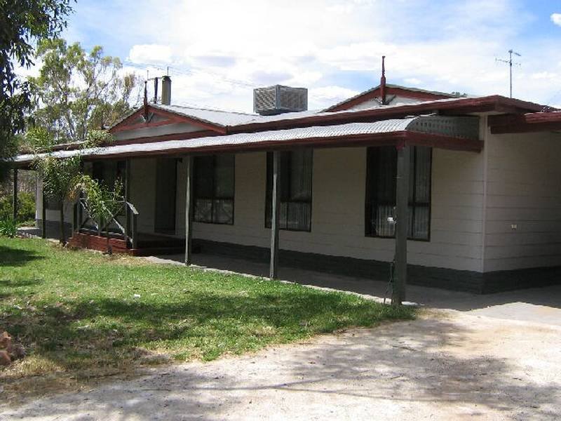 15 Fullarton Street, Bordertown, SA 5268 Property Details