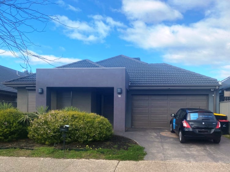10 The Grange Caroline Springs Vic 3023