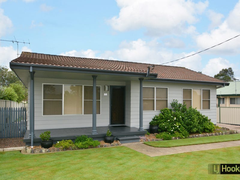 88 Aberglasslyn Road, Rutherford, NSW 2320 Property Details