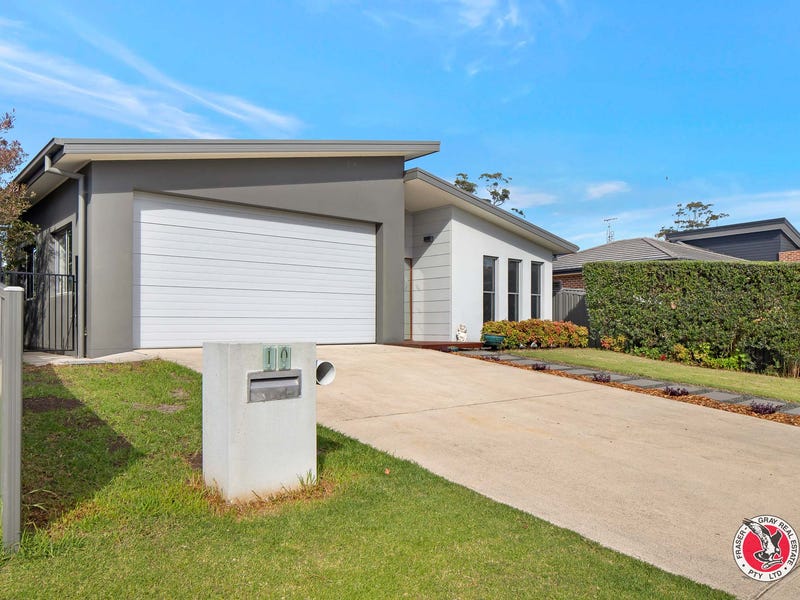 10 Gillan Grove, Broulee, NSW 2537