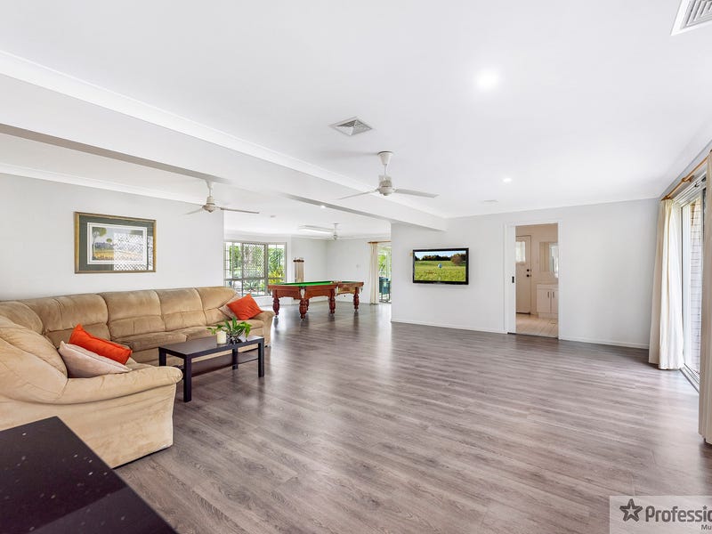 26 Walker Drive, Worongary, Qld 4213 Property Details