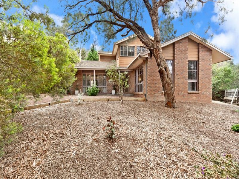 2 Leane Drive, Eltham, Vic 3095 Property Details