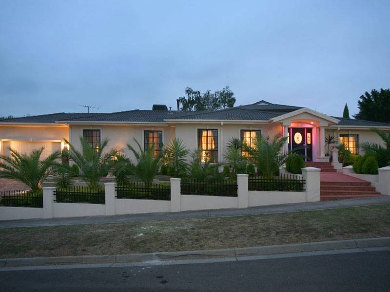 22 Telford Drive, Berwick, Vic 3806 Property Details