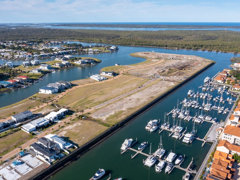 8978 The Point Circuit, Hope Island, QLD 4212 8978 The Point Circuit, Hope Island, QLD 4212