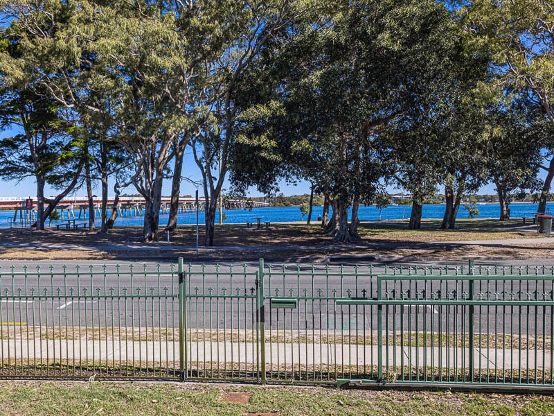 9 Sylvan Beach Esplanade, Bellara, Qld 4507 House for Sale