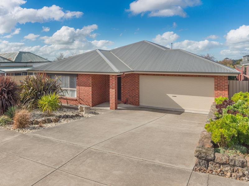 75 Bowen Street, Camperdown, Vic 3260 Property Details