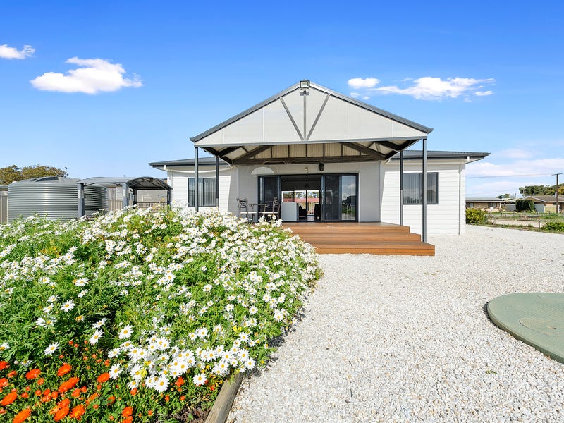 15 Giles Street, Coobowie, SA 5583 Property Details