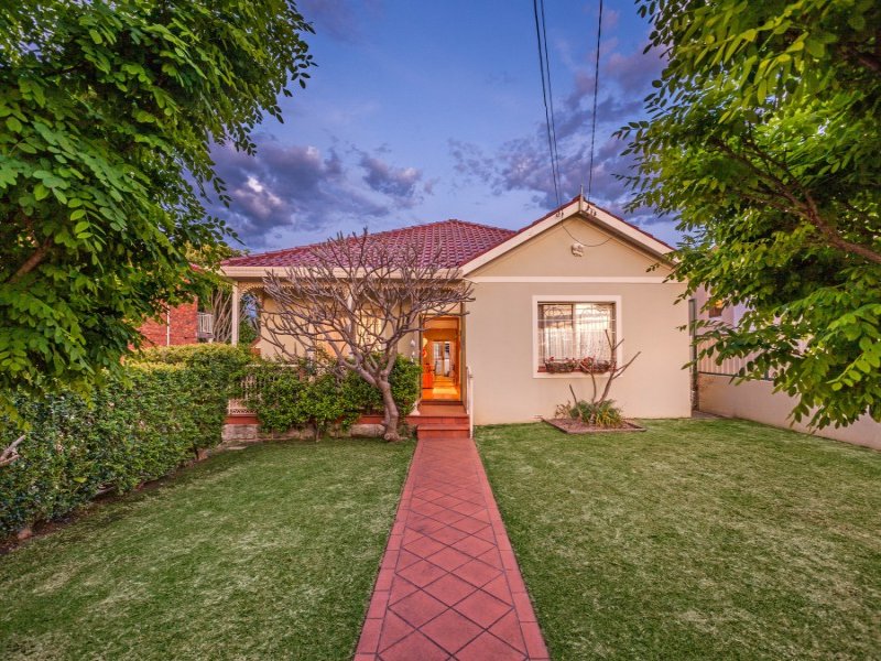 6A Collingwood Avenue, Earlwood, NSW 2206