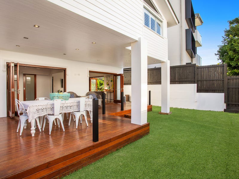 111 Petrel Avenue, Mermaid Beach, QLD 4218