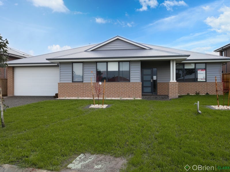 8 Kirkstall Close, Garfield, VIC 3814