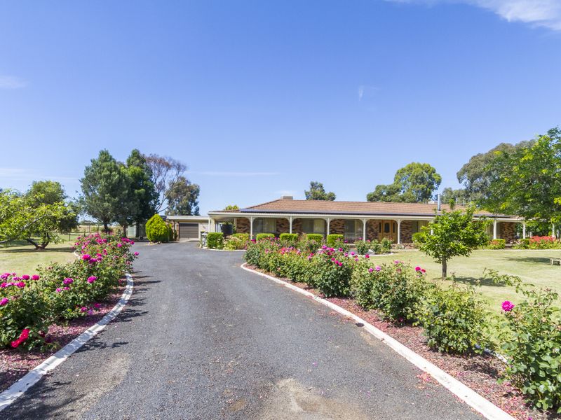 111 Waratah Street, Cowra, NSW 2794 Property Details