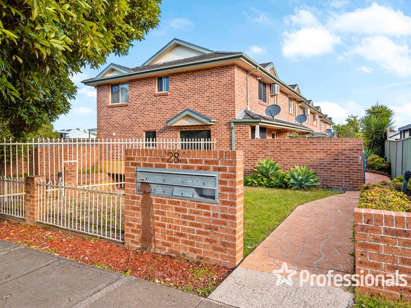 2/28 Cambridge Avenue, Bankstown, NSW 2200