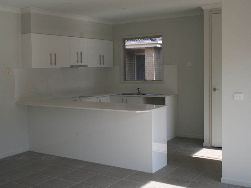 2/4 Castlegate Place, Berwick, VIC 3806