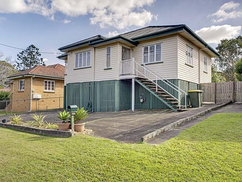 8 Woodrow Drive, Coorparoo, QLD 4151