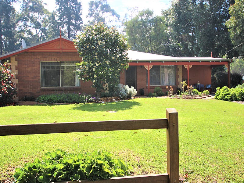 15 Banksiadale Road, Dwellingup, WA 6213 Property Details
