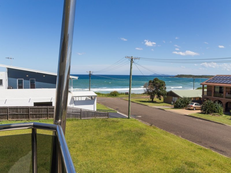 1/6 Ocean Drive, Wallabi Point, NSW 2430
