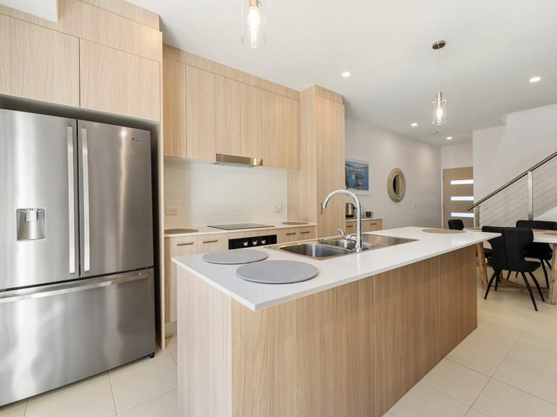 11/138 Central Street, Labrador, Qld 4215 Property Details