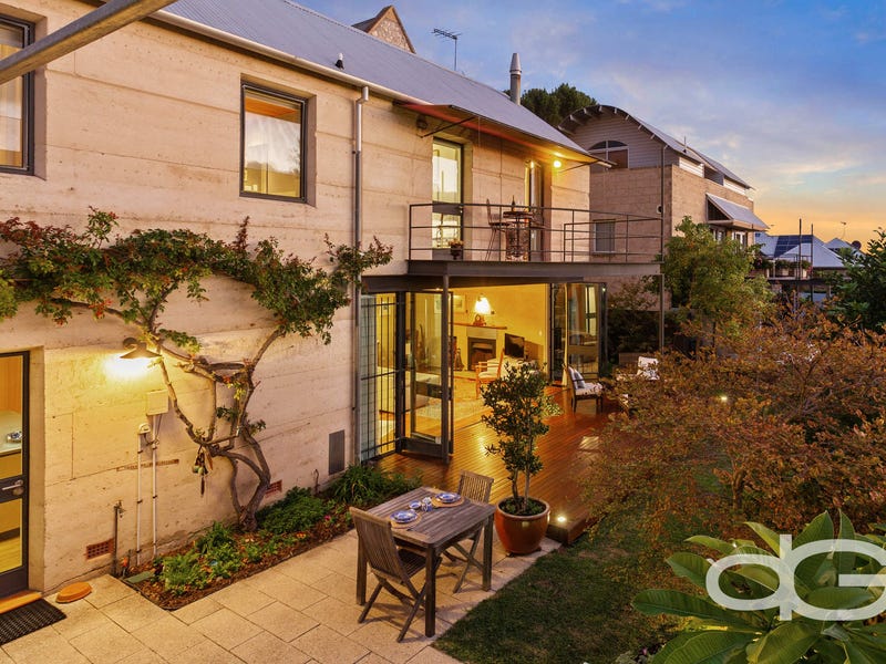 Houses for Sale in Fremantle, WA 6160