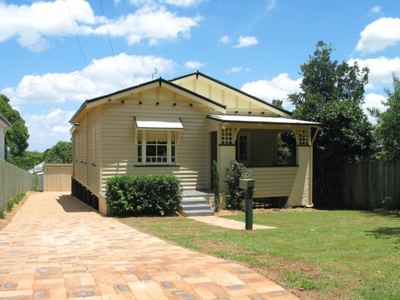 11 Hickey Street, East Toowoomba, QLD 4350