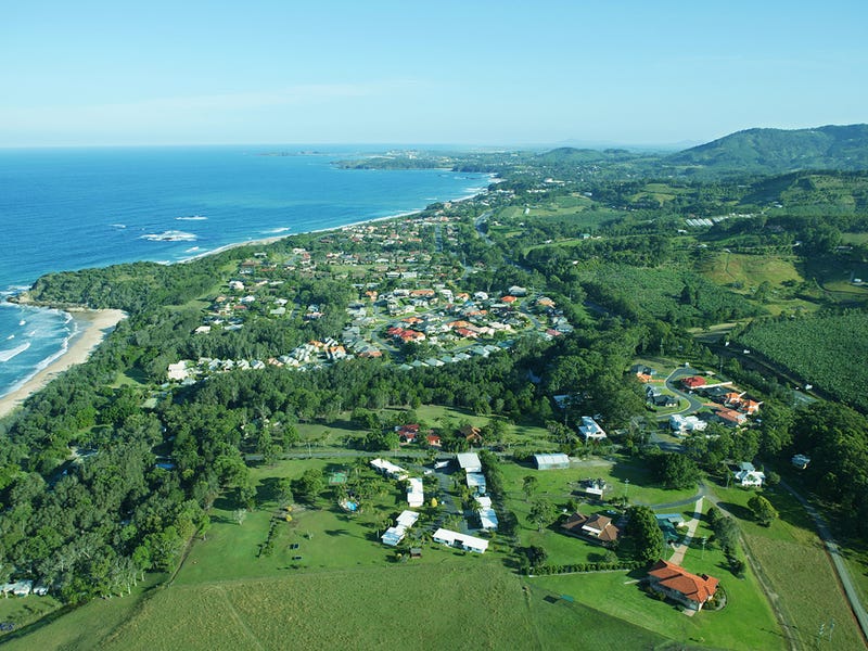 17 San Simeon Circuit, Sapphire Beach, NSW 2450