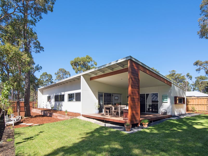 5 Honeysuckle Glen, Cowaramup, WA 6284 Property Details