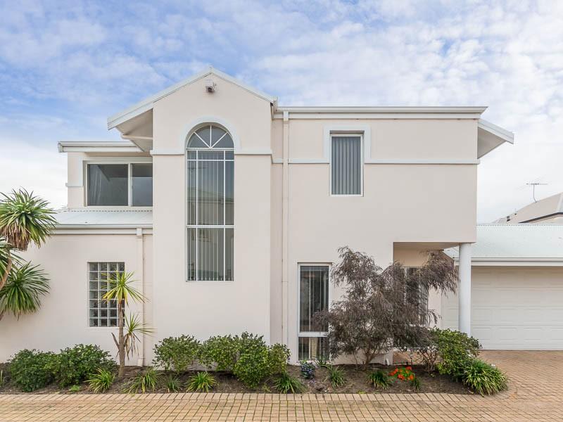 2/9 Macleod Road, Applecross, WA 6153