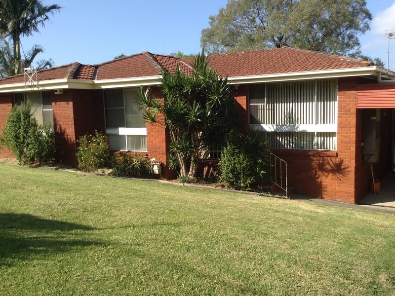 11 Deeson Place, Dapto, NSW 2530