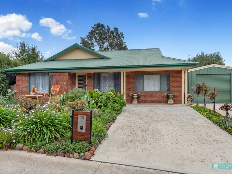 18 Peace Street, Kangaroo Flat, VIC 3555