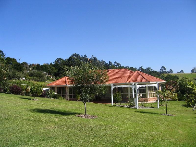 35 Avocado Lane, Maleny, QLD 4552