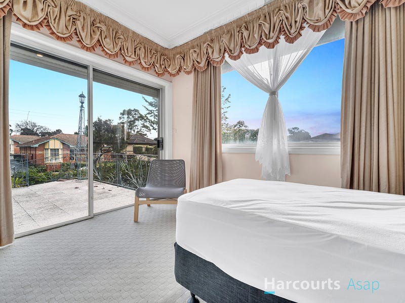 17 Service Road, Blackburn, Vic 3130 House for Rent