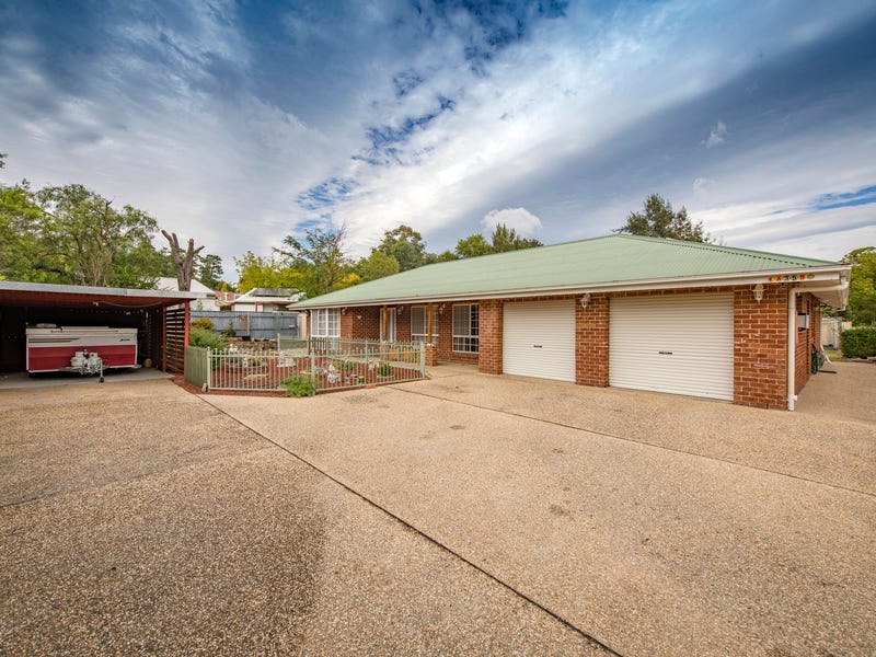 35 Rowntree Crescent, Isaacs, ACT 2607 House for Sale