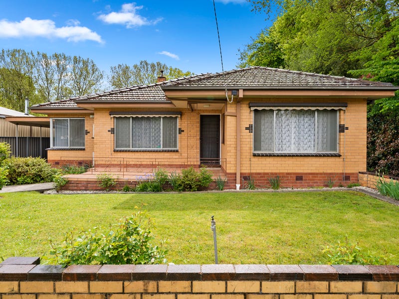 17 Maude Street, Myrtleford, Vic 3737 Property Details