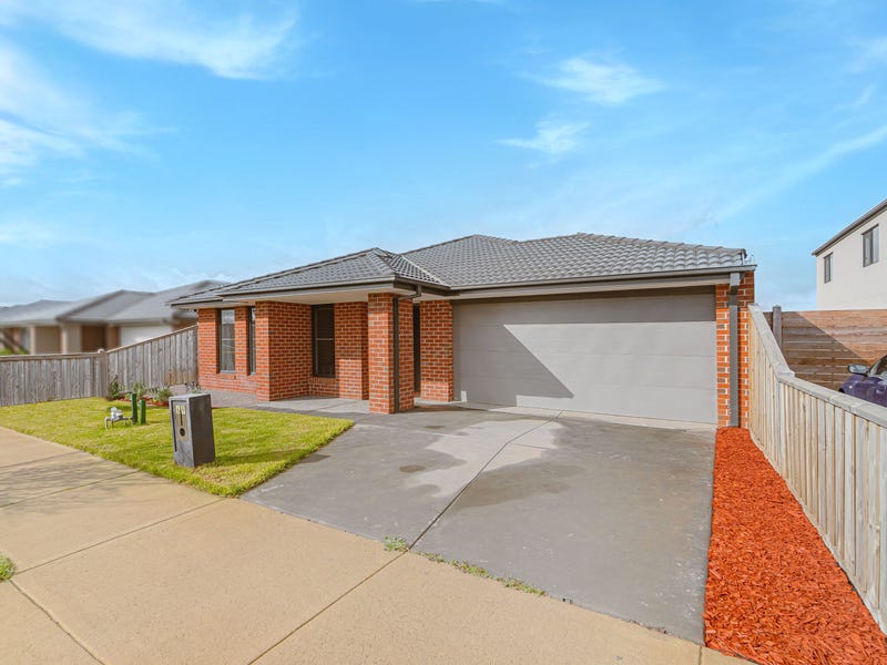 69 Ellscott Boulevard, Mickleham, Vic 3064 Property Details