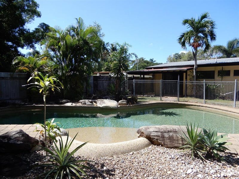 63 Bamboo Street, Holloways Beach, QLD 4878
