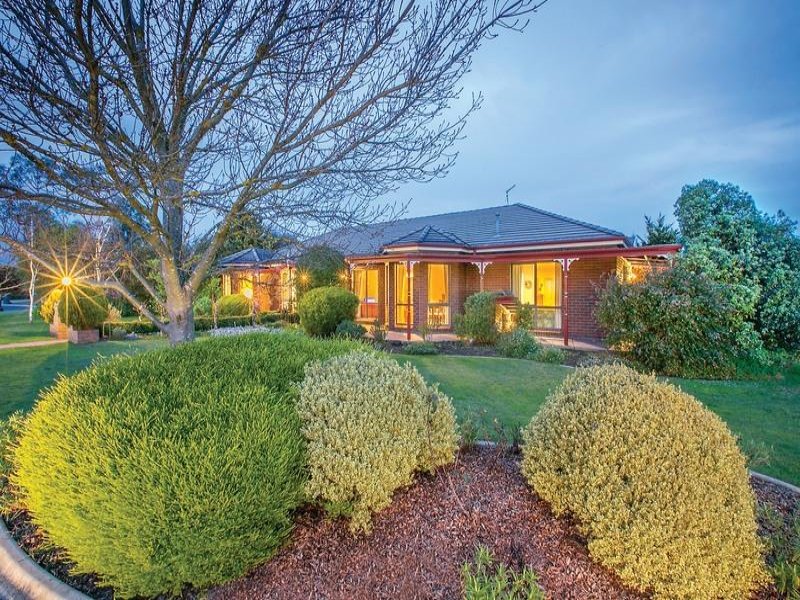 32 Robertson Drive, Alfredton, Vic 3350 Property Details
