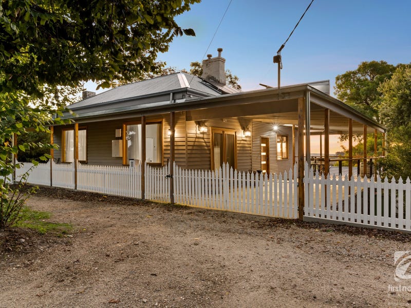 11 Ford Street, Beechworth, Vic 3747 House for Sale