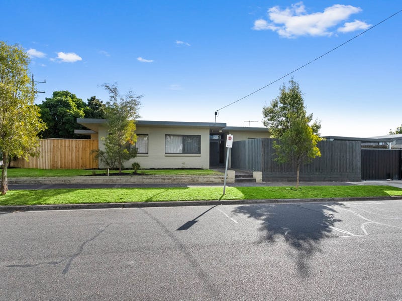 15 Summit Road, Frankston, Vic 3199 - Property Details