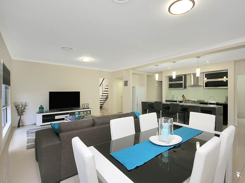 Peachtree Place Stretton Qld Property Details