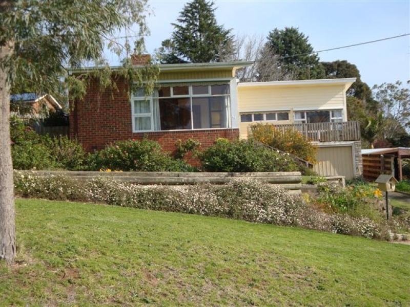 74 McNeilly Road, Drouin, Vic 3818 Property Details